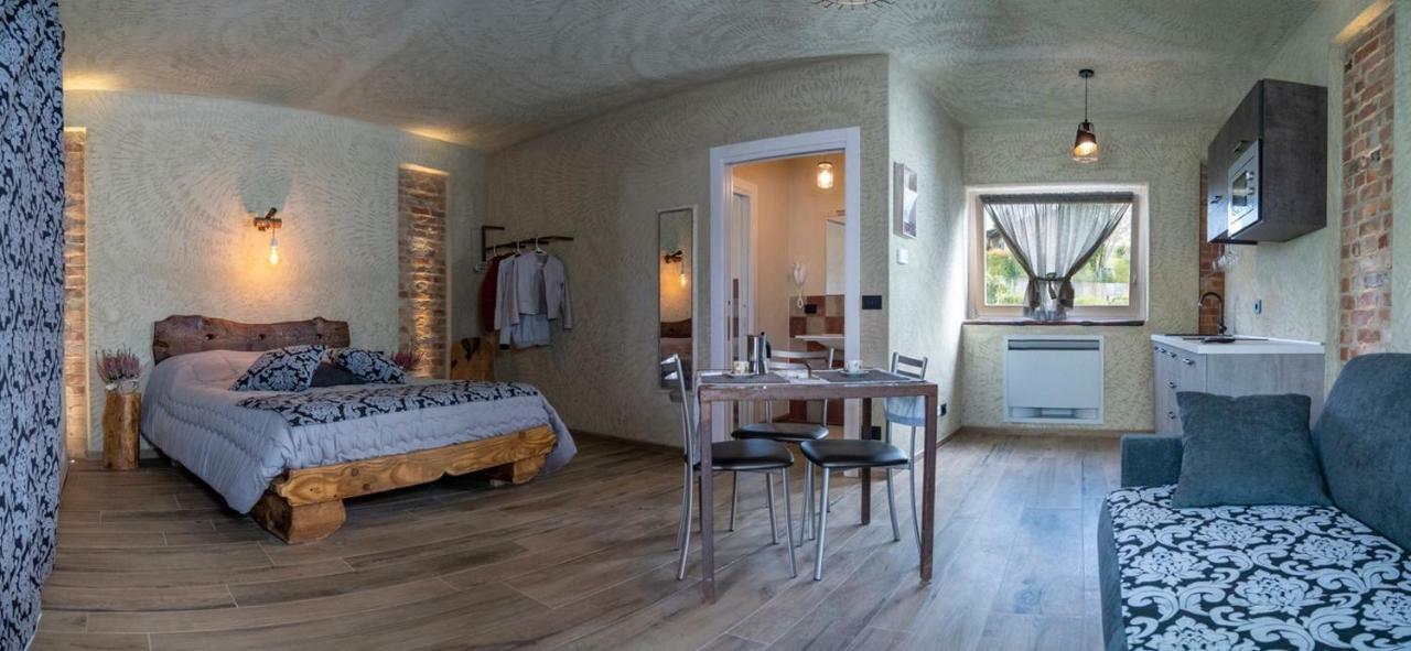 Villa Laura Castellinaldo Eksteriør billede
